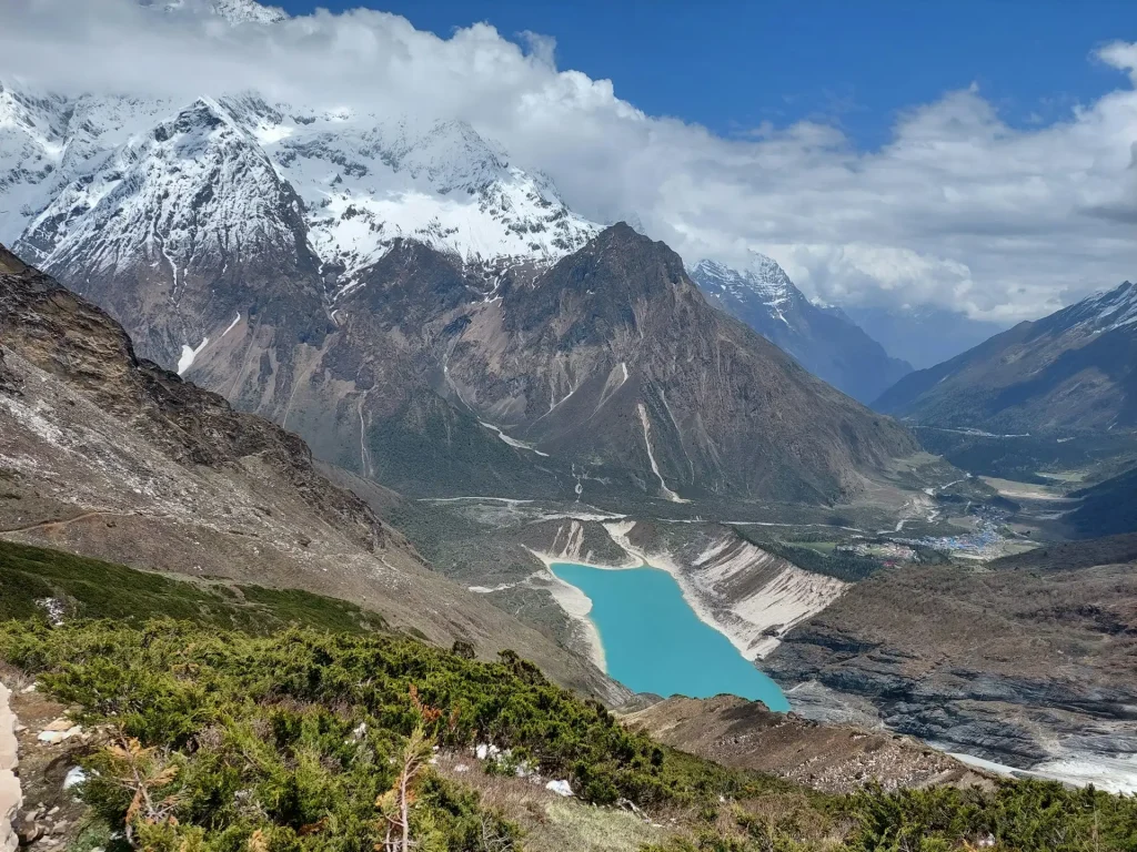 manaslu view with lake